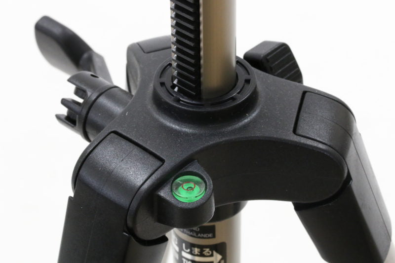 Slim body and integrated bubble leveler